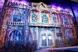 Yang Unik di Bangkok, Dari Hotel Bugil Sampai Mal Horor