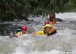 Seru! Berselancar di Sungai Citarik