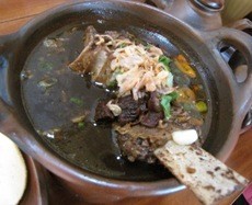 Berpetualang Makanan Tradisional Jawa di Opera Jawa