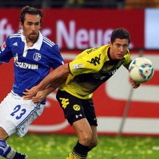 Bayern Memburu Rekor, Dortmund Jamu Schalke
