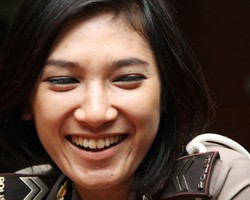 Wuzz, Si Cantik Briptu Eka Ternyata Ketagihan Balap Mobil!
