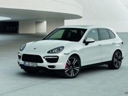 Porsche Cayenne Paling Dahsyat Siap Meluncur di Indonesia