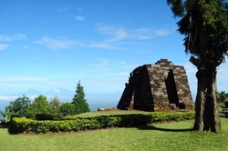 Menyambut Pagi di Candi Sukuh, Piramida dari Jawa