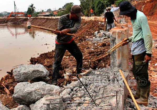 Kali Pesanggrahan Diperlebar