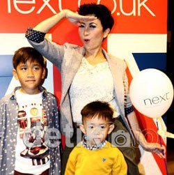 Indy Barends Buka Restoran Italia