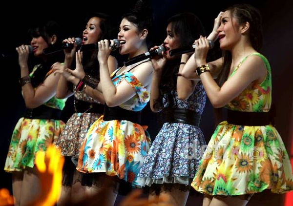 Aksi Kolaborasi Tina Toon & Princess