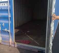 Mayat Membusuk Ditemukan di Dalam Kontainer