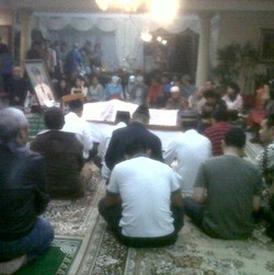 Sutiyoso dan Ical Melayat ke Rumah Duka Wiyogo Atmodarminto