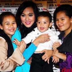 Reza Artamevia Ajak Anak Ketemu Angelina Sondakh Setiap Minggu