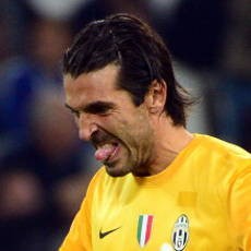 Lawan Napoli, Si Nyonya Tua Tanpa Buffon