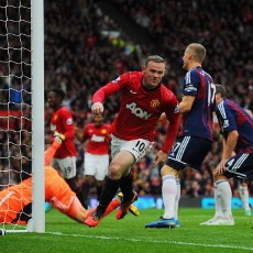 Rooney Dua Gol, MU Menang 4-2