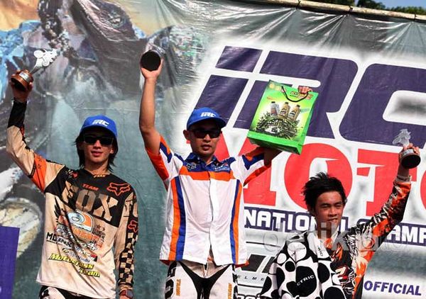 Aldi Lazaroni Juara Kelas MX2 IRC Motocross