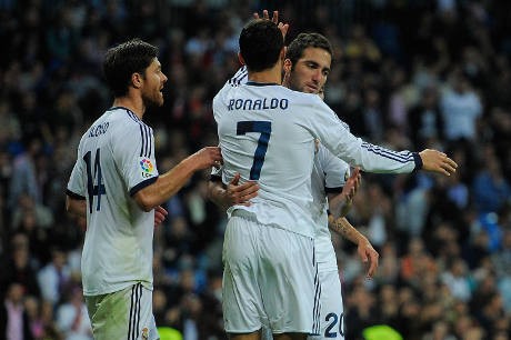 Higuain-Ronaldo Bawa Madrid Atasi Celta 2-0