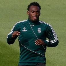 Essien Siap Jadi Bek Kiri Lagi