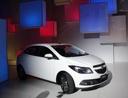 Onix Jadi Adiknya Chevy Aveo