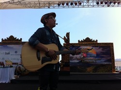 Tak Cuma Wisman, Nugie Pun Jatuh Cinta dengan Danau Batur