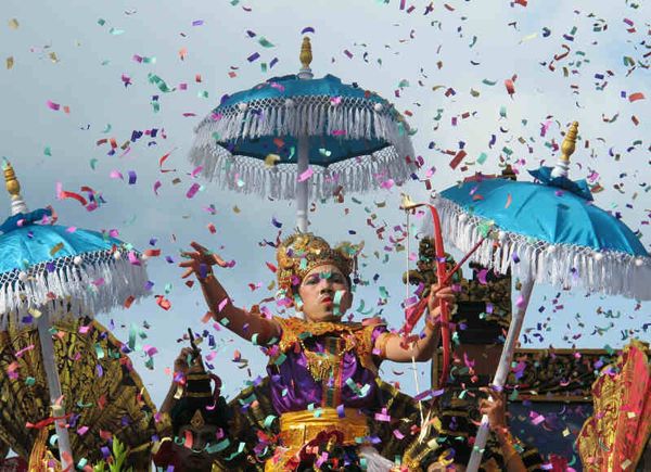 Atraksi Meriah di Festival Danau Batur II