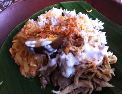 Aduh..Mlekoh Sedep Sego Liwet Plus Garang Asam Ayam!