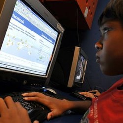 Tifatul Berkicau Soal Internet Indonesia yang Lelet