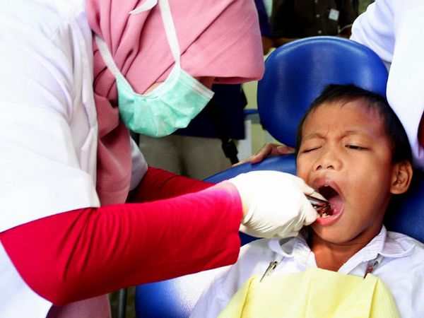Periksa Gigi Gratis di Bulan Kesehatan Gigi Nasional