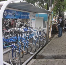 Unikom Keukeuh Tolak Shelter Sepeda di Depan Kampus