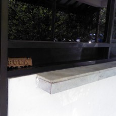 Sekcam Cempaka Putih: Lubang Loket Belum Dibuka Takut Kucing Masuk