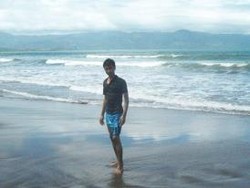 Pantai itu ombak bro