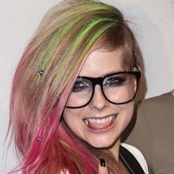 Avril Lavigne Diminta Isi Soundtrack Film Anime Jepang