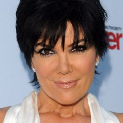 Wow..Kris Jenner Habiskan Rp 2,4 M untuk Operasi Plastik