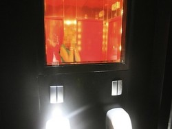 Wah, Di Cafe Ini Pria Bisa Mengintip Toilet Wanita!