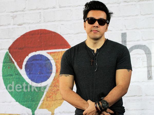 Badan Kekar David Naif