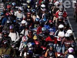 Banyak Pengguna Motor Berkendara dengan Balita Tanpa Pengaman