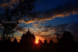 Senja Menawan di Candi Plaosan