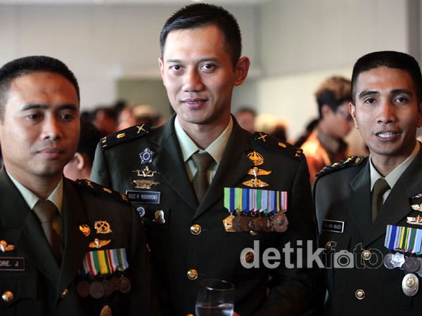 Melihat Putra SBY Berseragam Militer