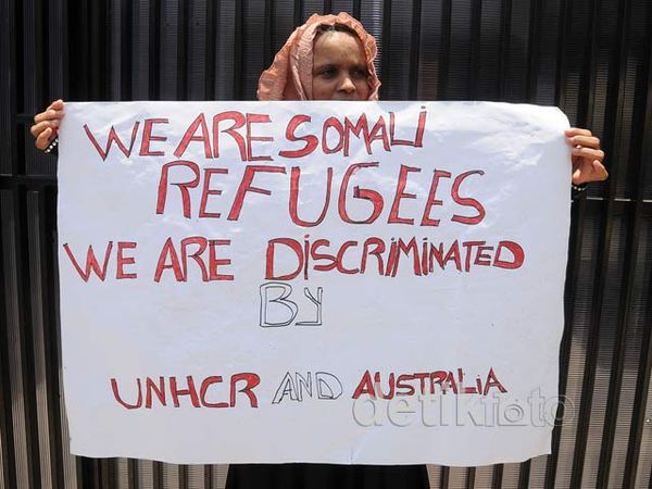 Pengungsi Somalia Demo Kantor UNHCR Makassar