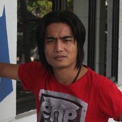 Istri Hamil 6 Bulan, Charly Ngidam Bunga