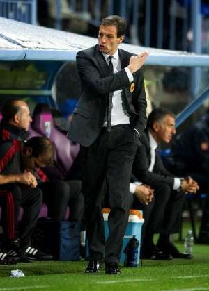 Allegri Optimistis Milan Lolos dari Grup