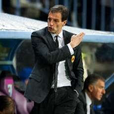 Allegri Optimistis Milan Lolos dari Grup