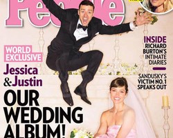 Justin Timberlake Loncat di Foto Pernikahan Bareng Jessica Biel