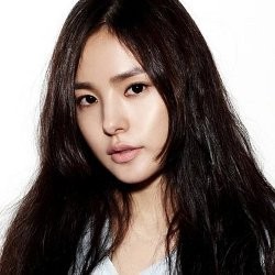 Gunakan Nama Min Hyo Rin, Dokter Bedah Plastik Dituntut Rp 700 Juta