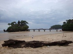 Tanah Lot Pindah ke Malang