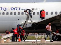 Latihan Hadapi Kondisi Darurat di Pesawat