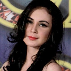 Arumi Bachsin Makin Nyaman Bersama Sang Kekasih