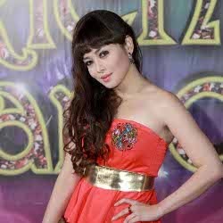  Ingin Punya Anak, Terry Putri Cari Suami Baru