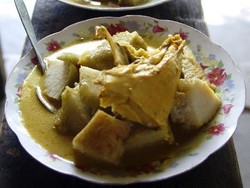 Slurrrp, Sedapnya Lontong Tuyuhan Khas Rembang!