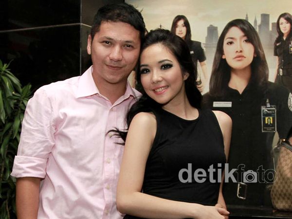 Dinobatkan Best Couple, Gading & Gisel Makin Mesra