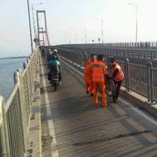 Toron Idul Adha, Banyak Roda Dua Mogok di Atas Jembatan Suramadu