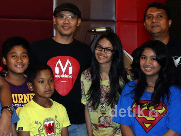 Yoyo Padi Nge-jam Bareng Family Band