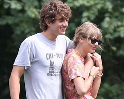 Taylor Swift Jomblo, Putus Cinta dari Keturunan Kennedy