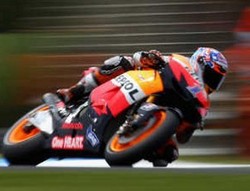 Sempat Terjatuh, Stoner Rebut Pole